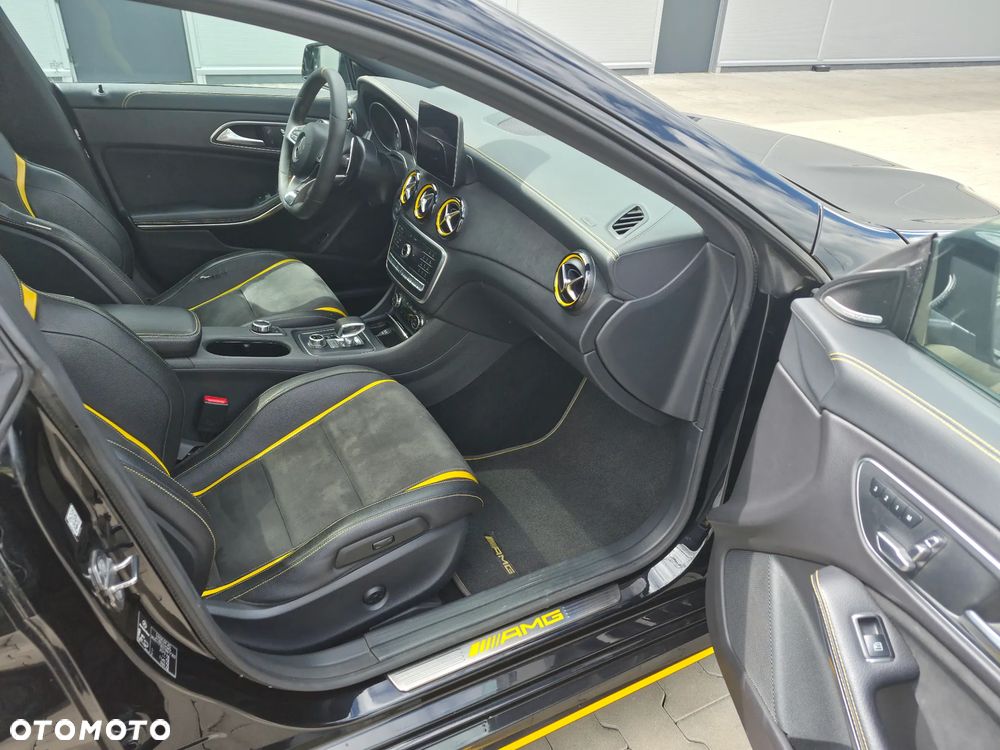 Mercedes-Benz CLA AMG 45 4Matic AMG Speedshift 7G-DCT Yellow Night Edition - 30
