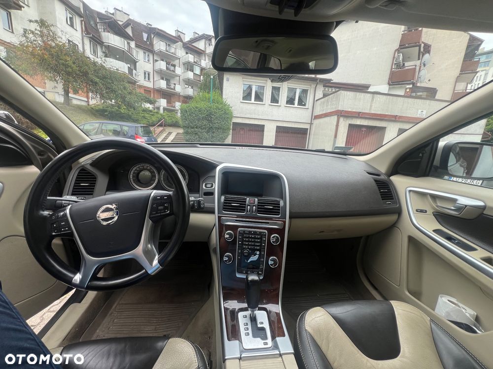 Volvo XC 60 3.2 AWD Momentum - 2