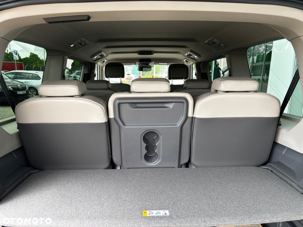 Volkswagen multivan EDITION 2.0 TDI 150 KM 7-DSG 8m L2 - 18