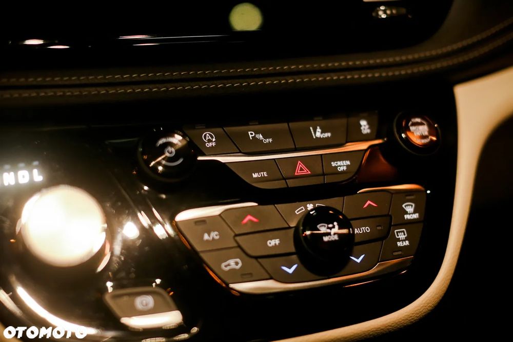 Chrysler Pacifica - 23