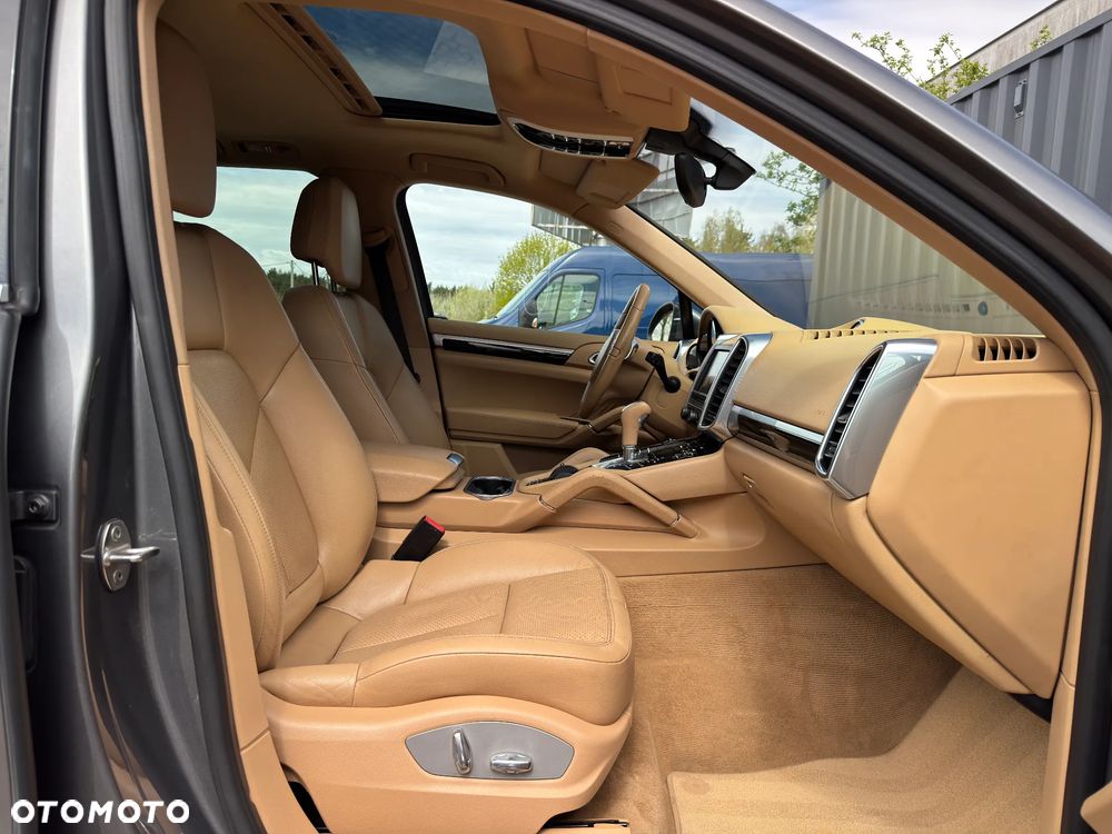 Porsche Cayenne Standard - 18