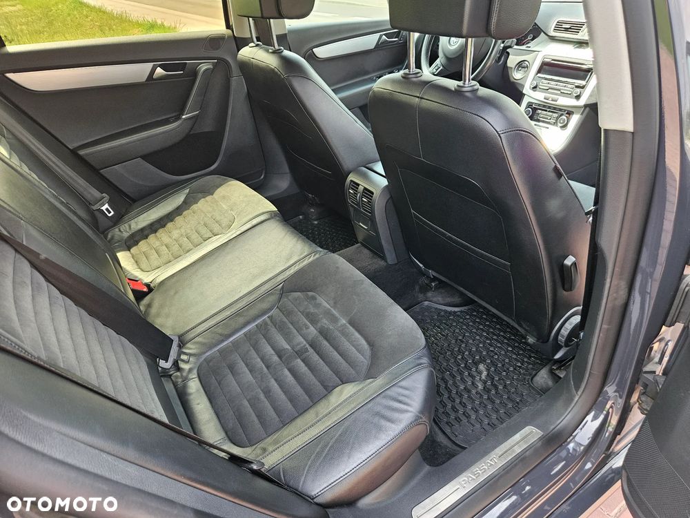 Volkswagen Passat 2.0 TDI Highline - 21