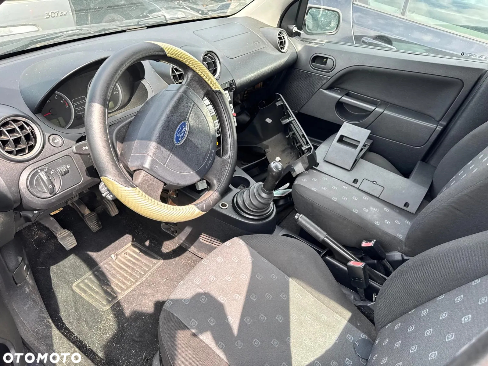 Ford Fiesta 2003 poj. 1.3 benzyna 70 KM - samochód na CZĘŚCI - 10