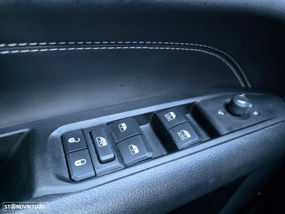 Jeep Compass 1.3 T Limited - 19