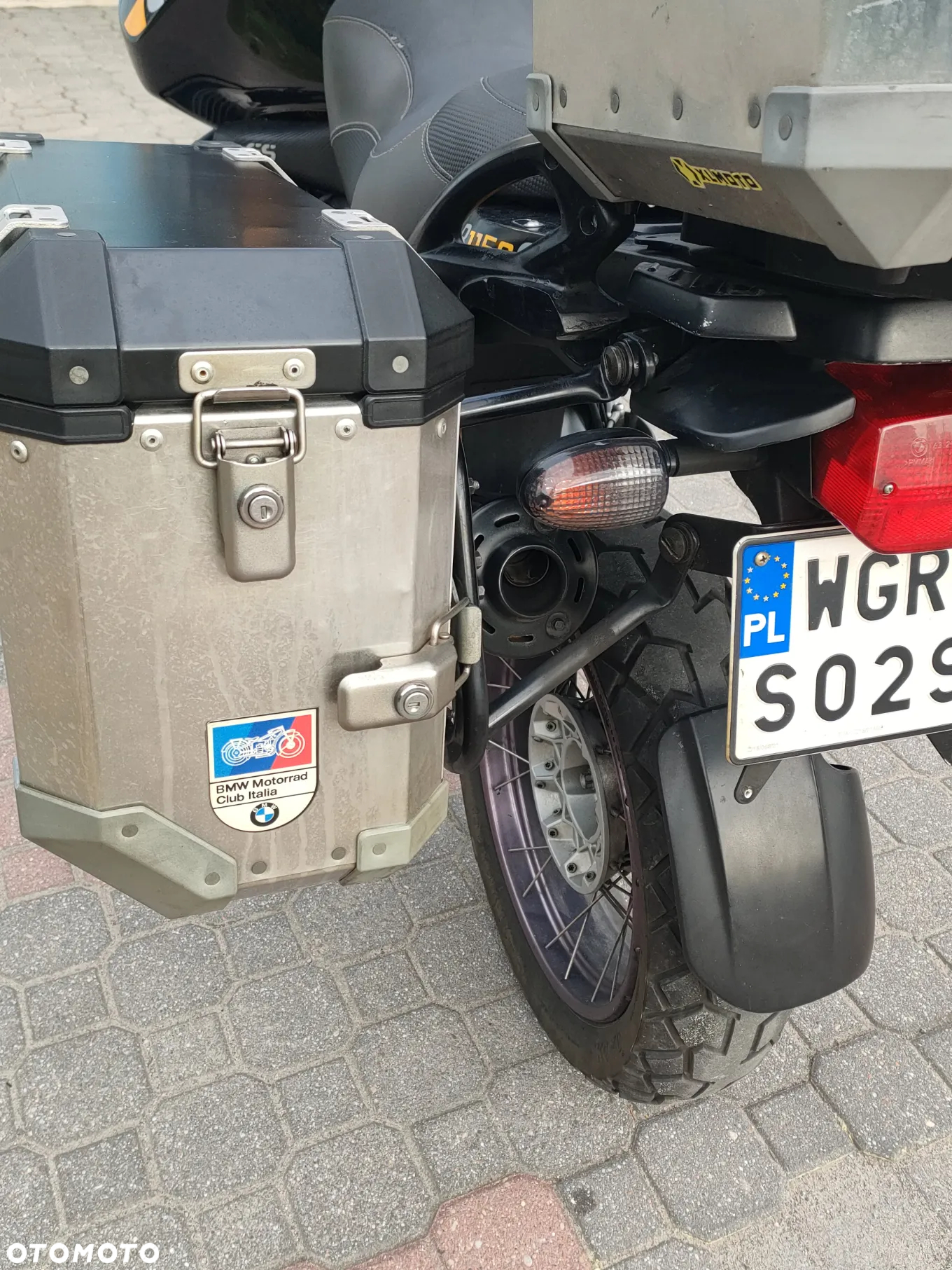 BMW R - 8