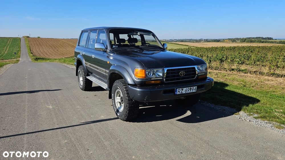 Toyota Land Cruiser - 1
