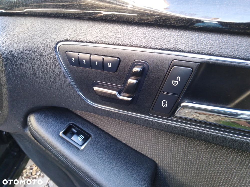 Mercedes-Benz Klasa E 220 CDI DPF BlueEFFICIENCY Automatik Avantgarde - 7