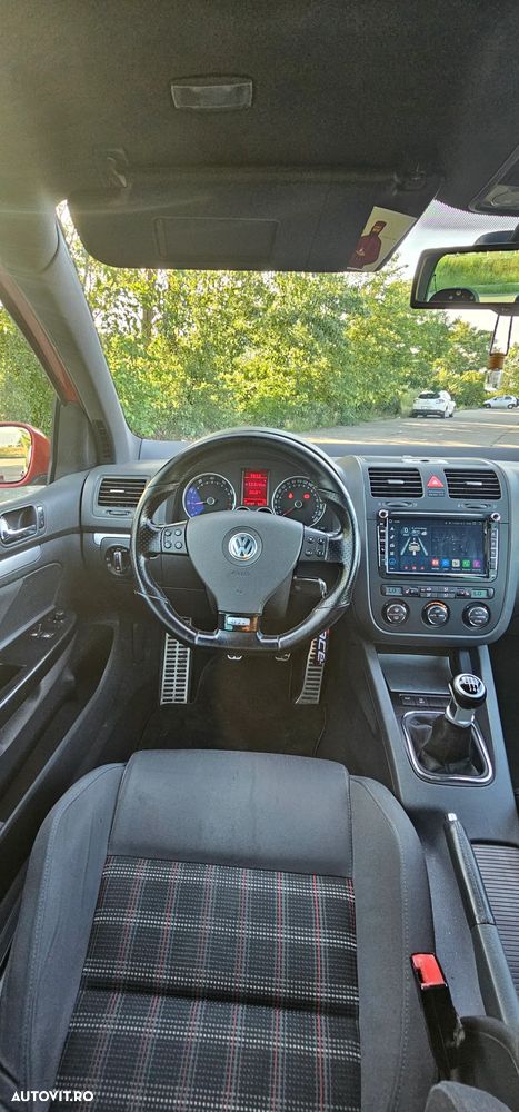 Volkswagen Golf 2.0 FSI GTI - 10