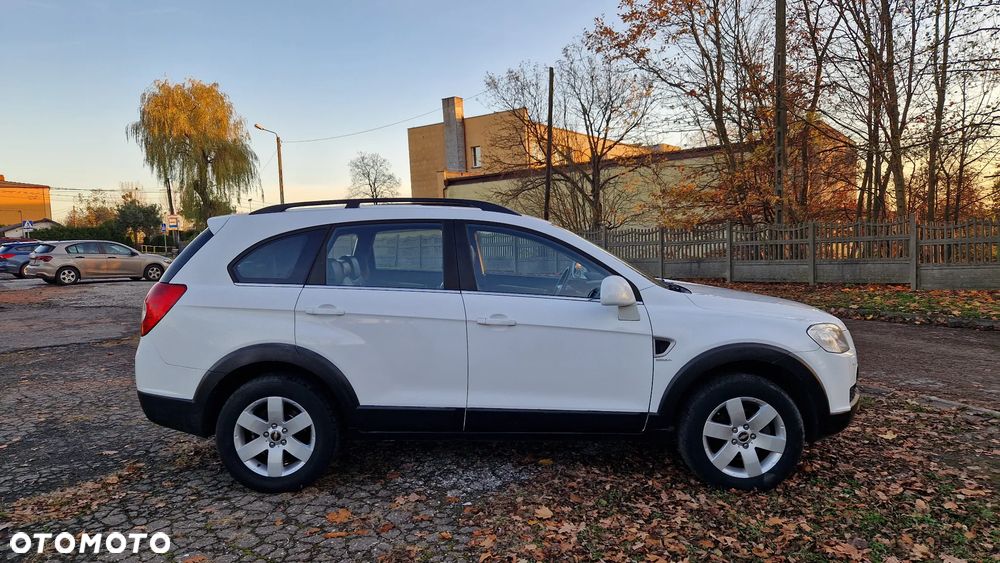 Chevrolet Captiva 2.0 4WD 7 Sitzer LT Exclusive - 3