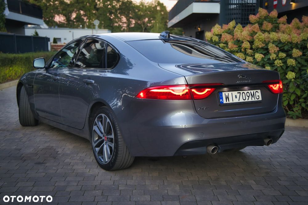 Jaguar XF 2.0 T Prestige - 5