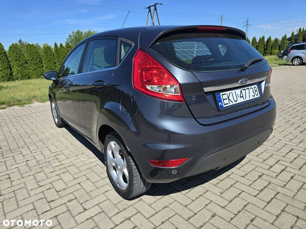 Ford Fiesta - 11