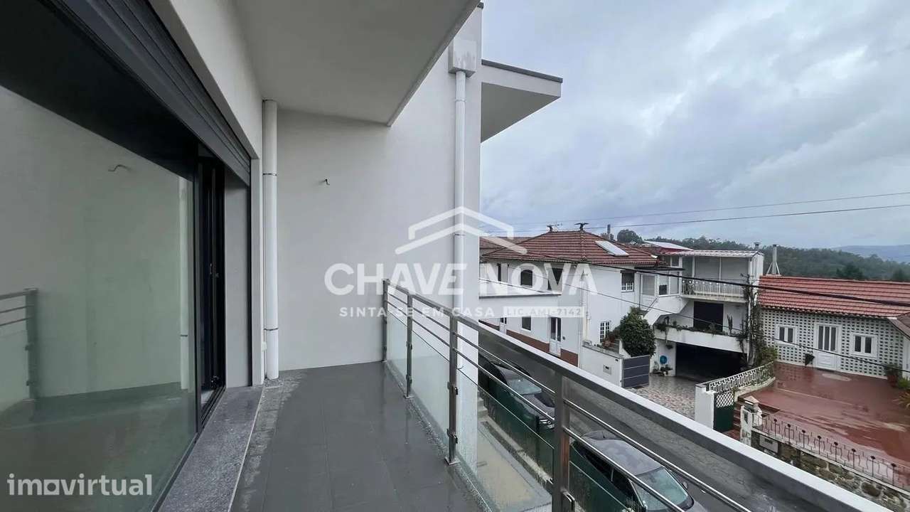 Apartamento T2 c/ Varanda e Lugar de Garagem em Mansores – Arouca - Grande imagem: 3/12