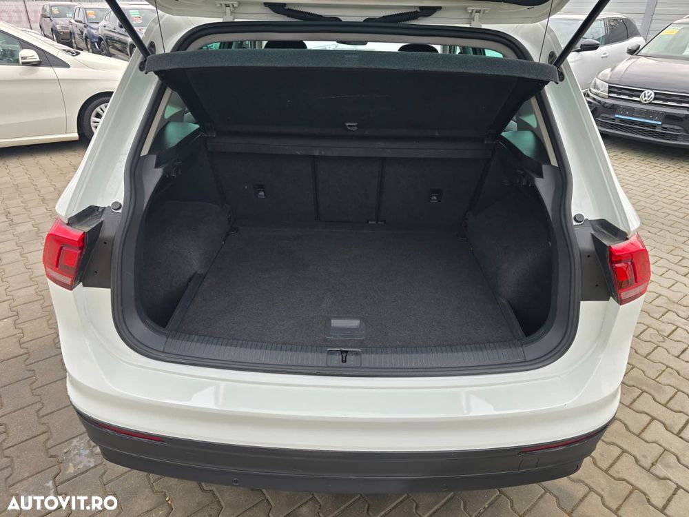Volkswagen Tiguan - 13