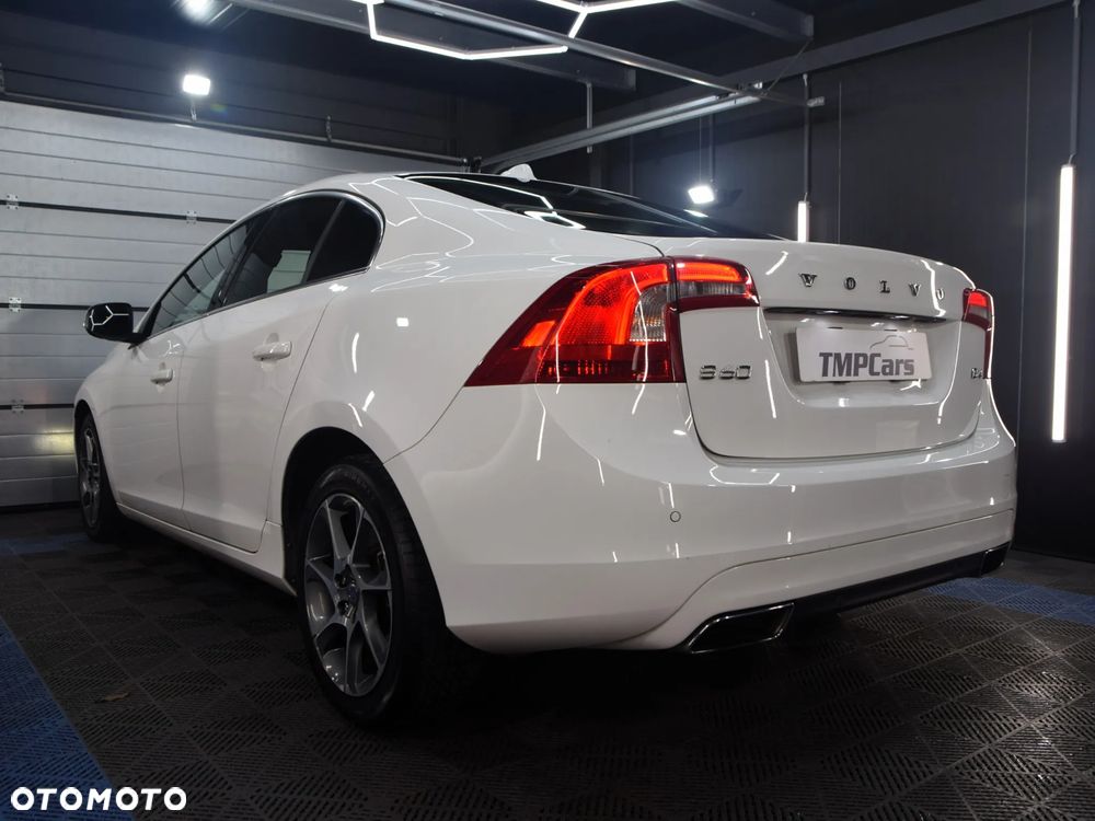 Volvo S60 D4 Drive-E Momentum - 4