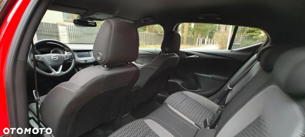 Opel Astra 1.2 T Elegance S&S - 10