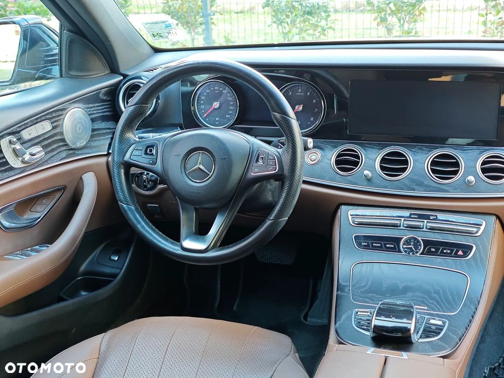Mercedes-Benz Klasa E 300 9G-TRONIC Avantgarde - 13