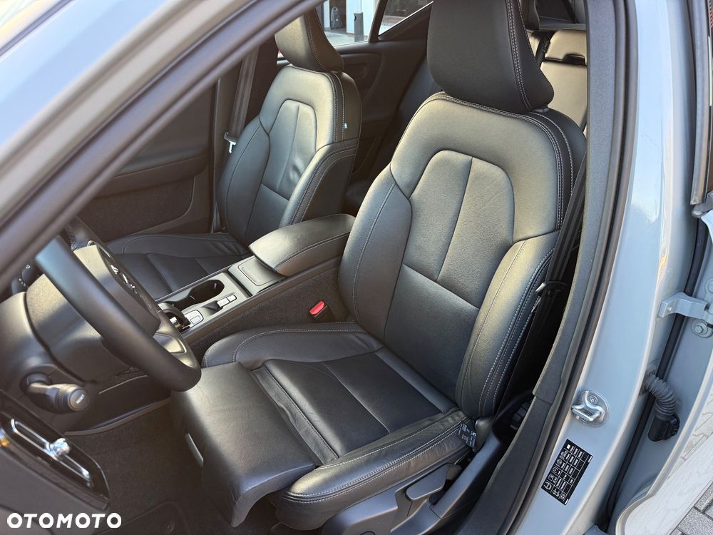 Volvo XC 40 B3 Core - 16
