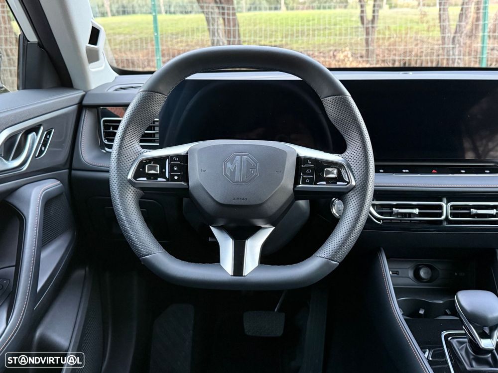 MG HS 1.5 Plug-in Hybrid Luxury - 38