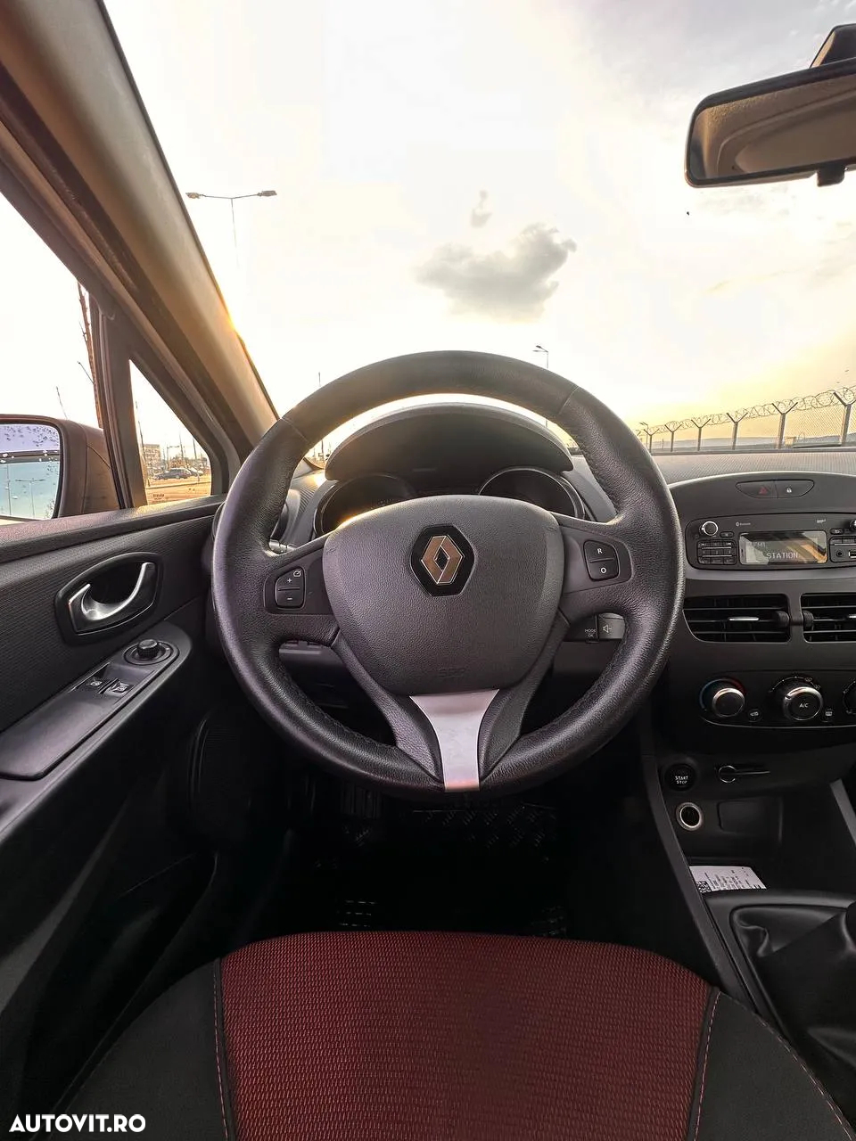 Renault Clio IV 1.2 16V Authentique - 12