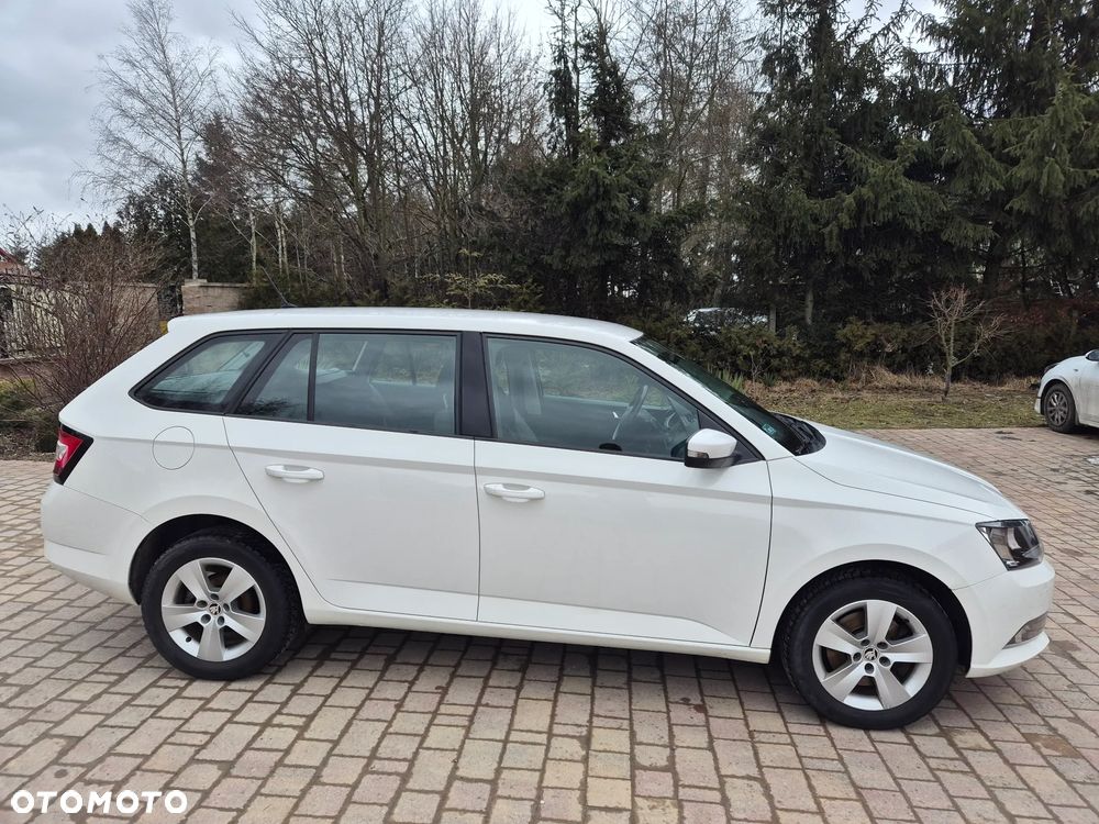 Skoda Fabia 1.2 TSI Active - 2