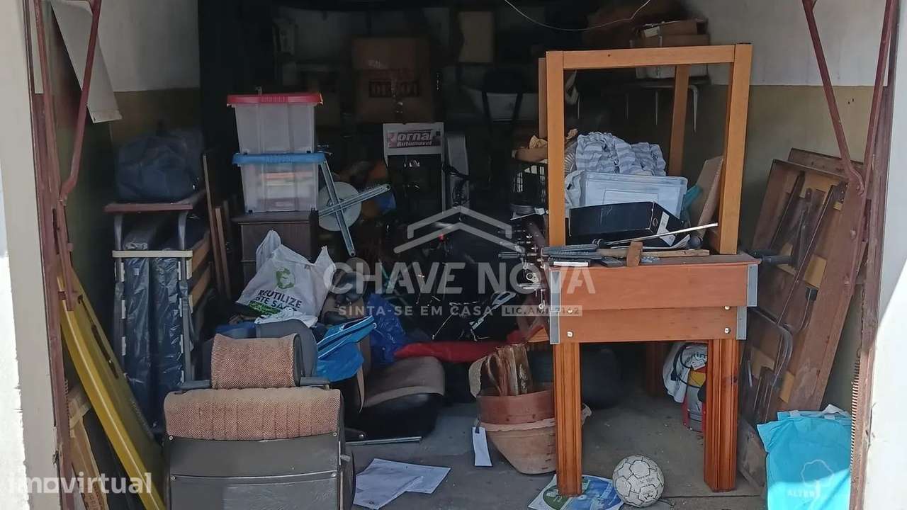 Garagem fechada em Vilar do Paraíso - Gaia - Grande imagem: 2/2