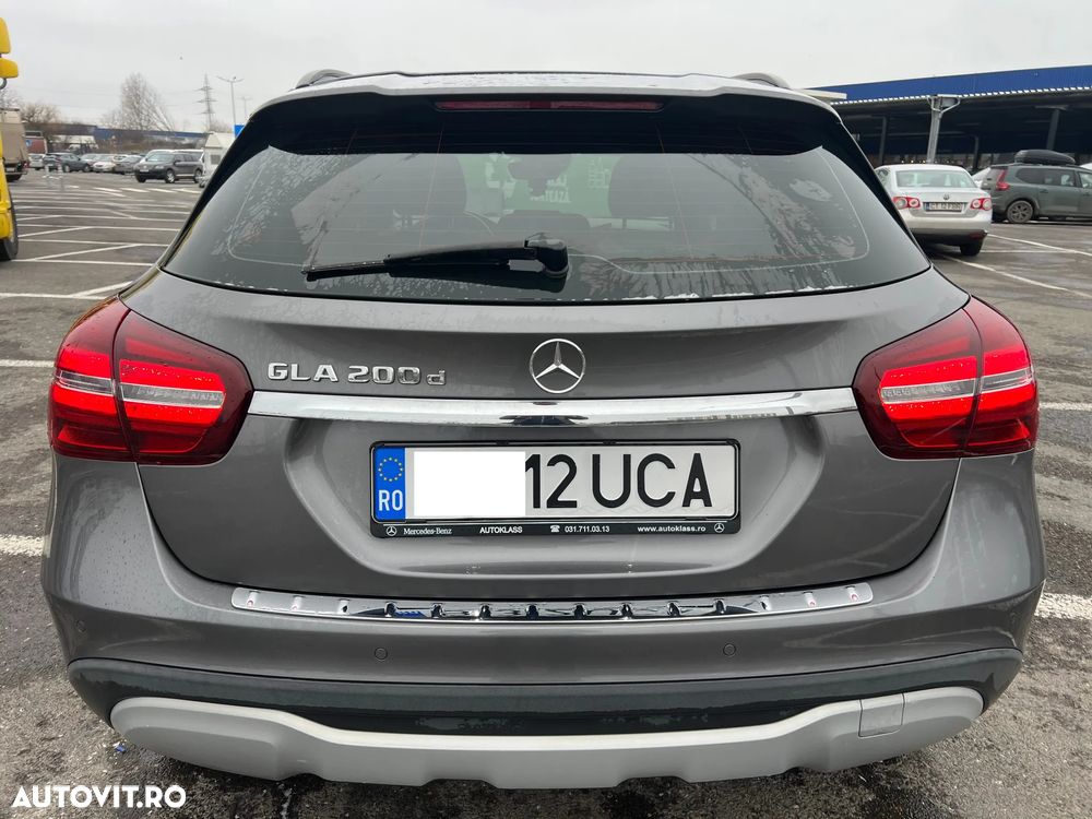 Mercedes-Benz GLA 200 d 7G-DCT UrbanStyle Edition - 12