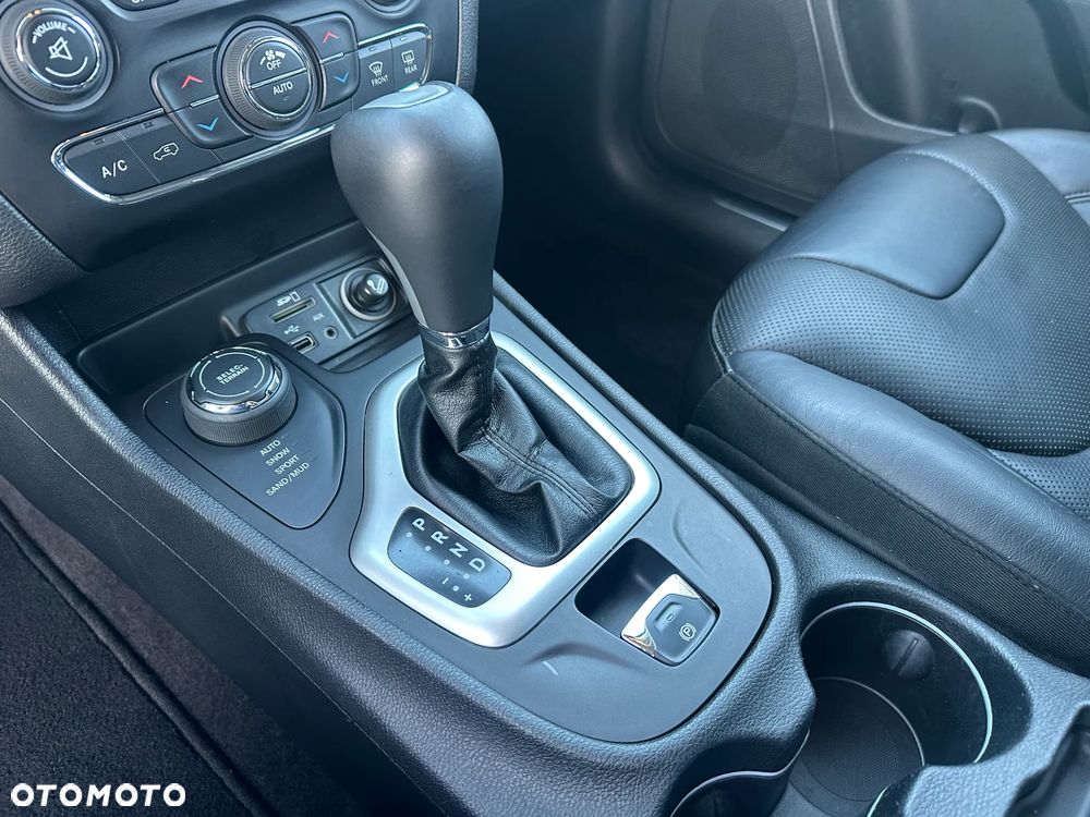 Jeep Cherokee - 17