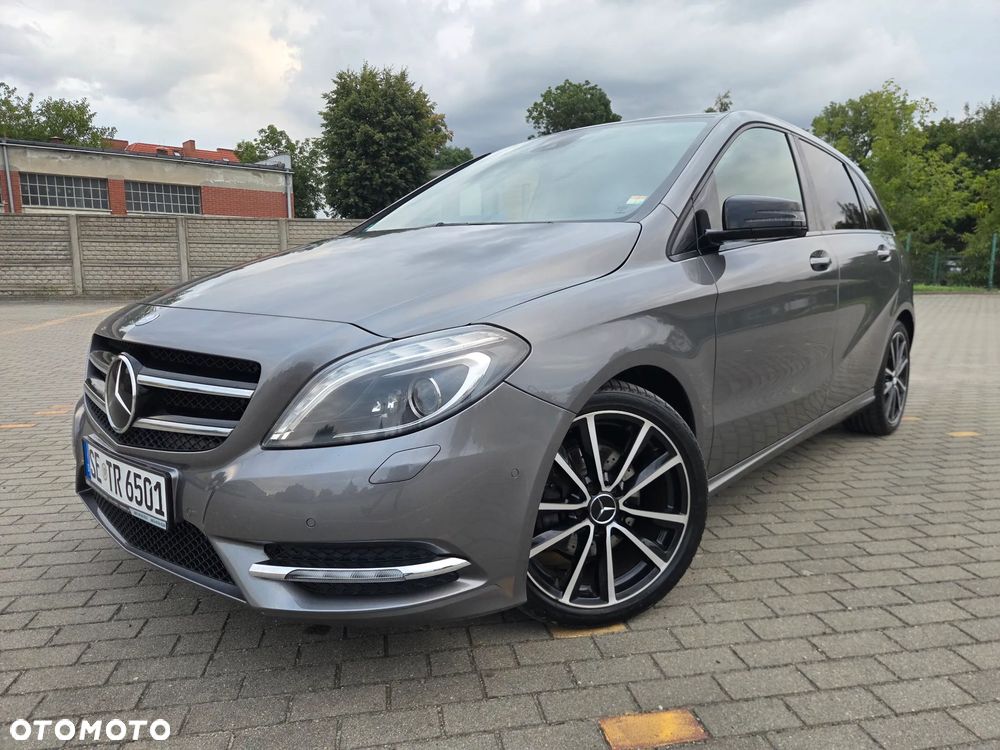 Mercedes-Benz Klasa B 180 7G-DCT UrbanStyle Edition - 3