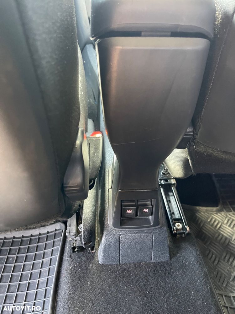 Dacia Sandero 0.9 90CP Stepway - 11