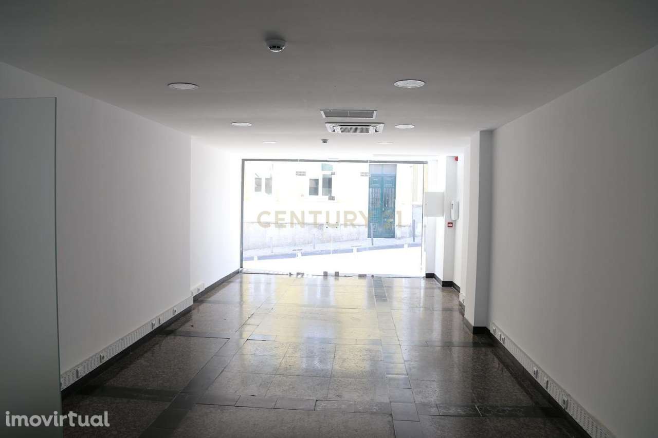 Loja em localização privilegiada - Grande imagem: 2/25