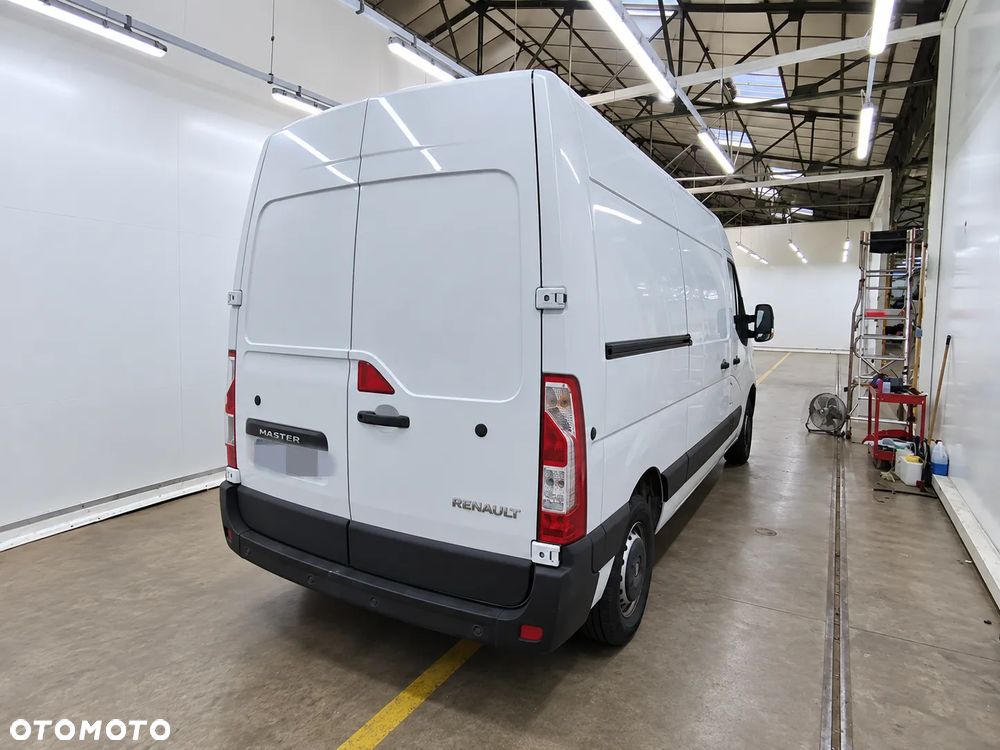 Renault Master L2H2 2,3 135km - 5