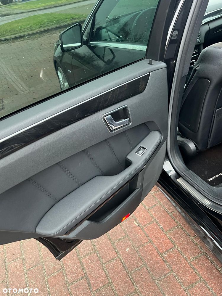 Mercedes-Benz Klasa E 350 CDI DPF BlueEFFICIENCY 7G-TRONIC Avantgarde - 18