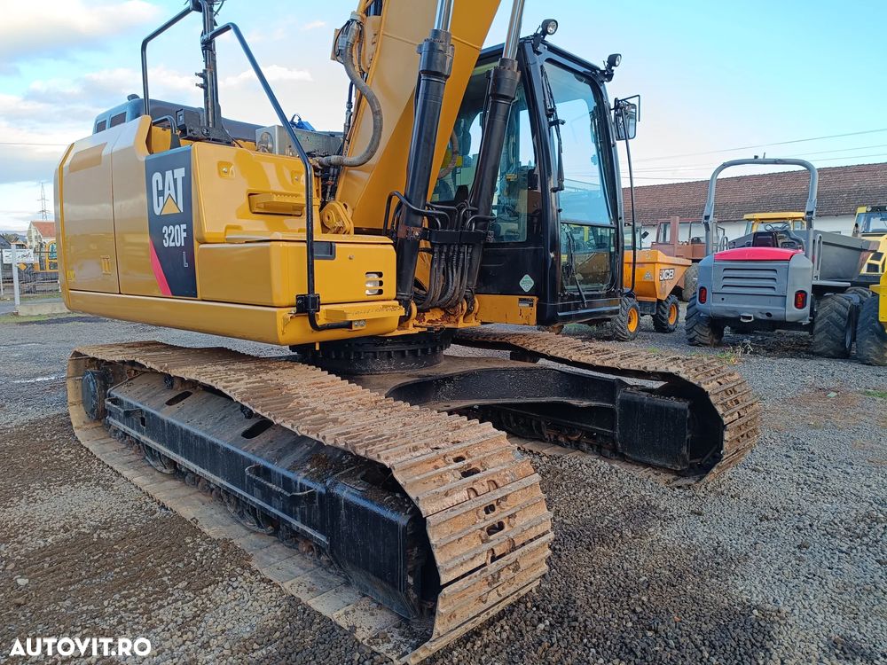 Caterpillar 320FL - 12