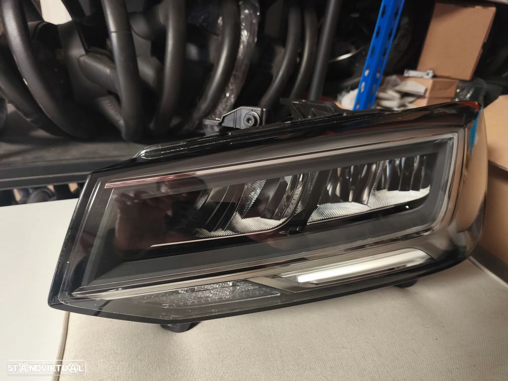 Farol esquerdo Led Audi Q2 - 7