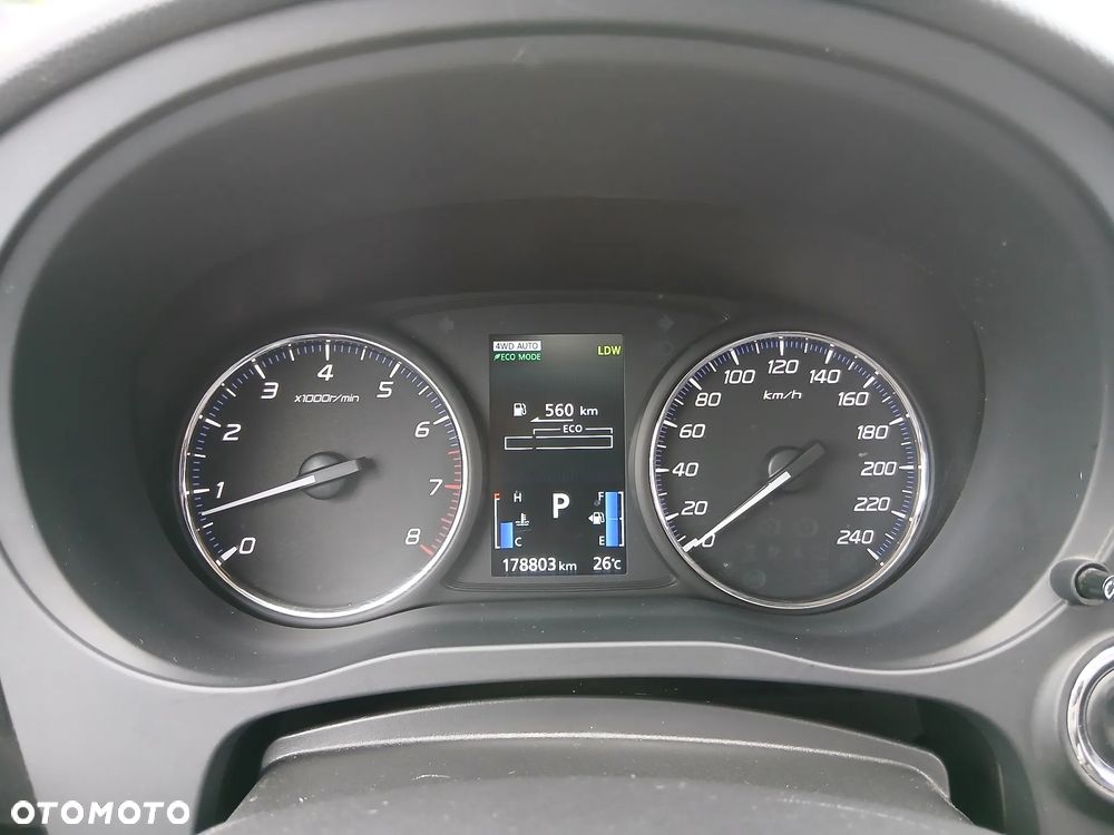 Mitsubishi Outlander 2.0 Instyle + 4WD CVT - 17