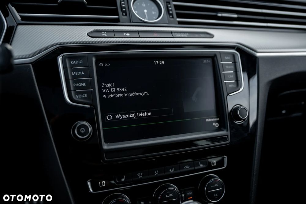 Volkswagen Passat Variant 2.0 TSI (BlueMotion Technology) 4Motion DSG Highline - 38