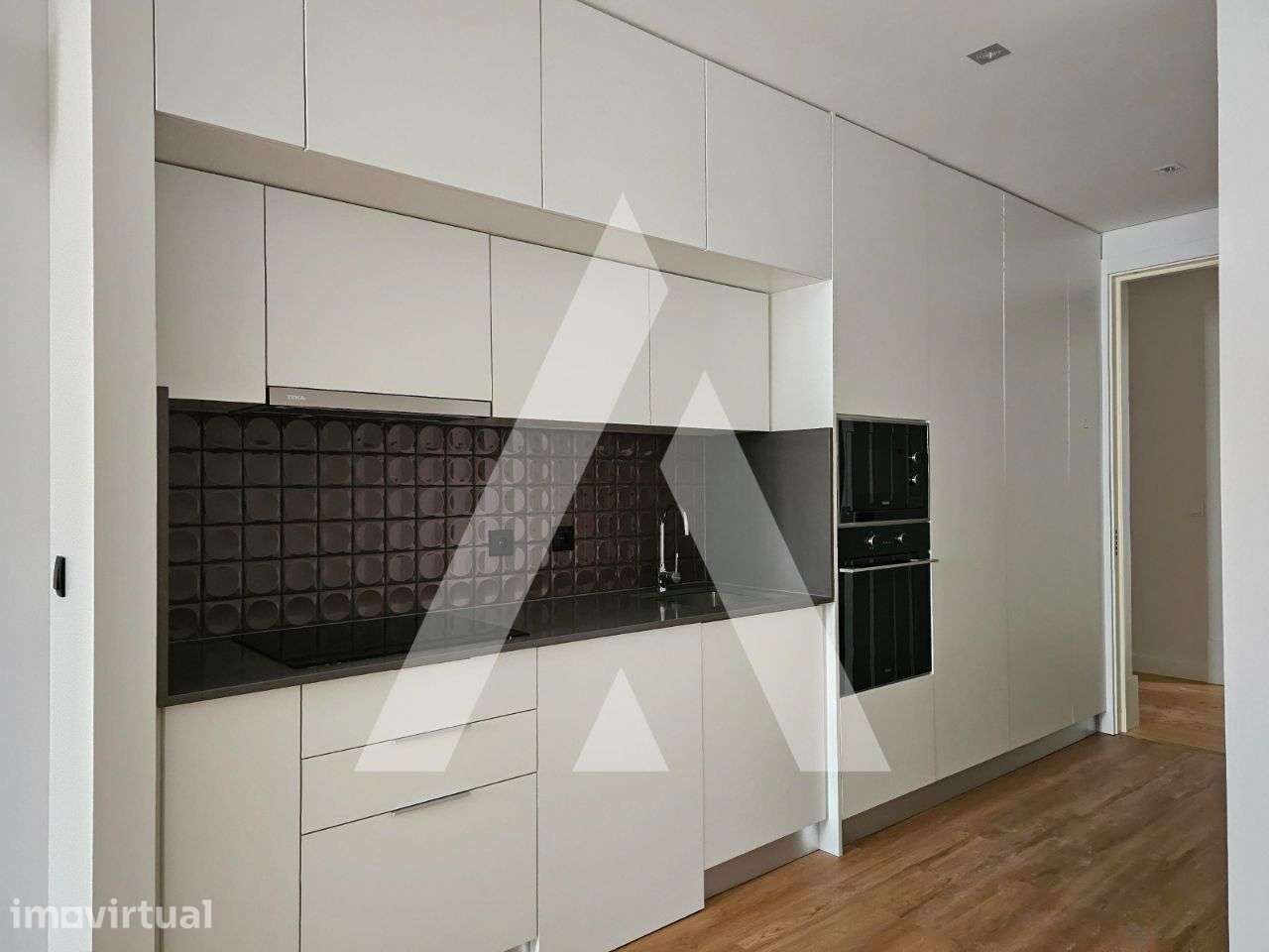 Apartamento T0 localizado no Centro de Aveiro - Grande imagem: 4/25