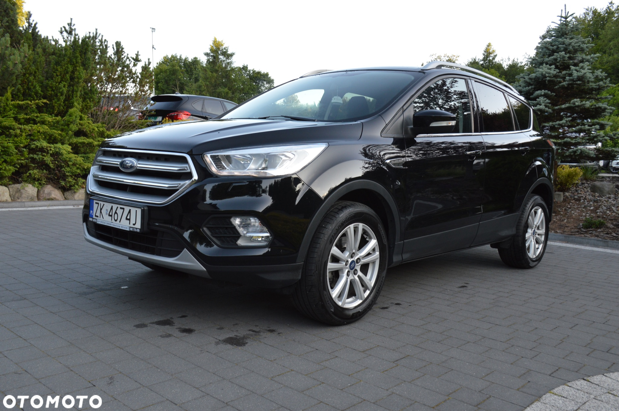 Ford Kuga 1.5 EcoBoost 2x4 Black & Silver - 2