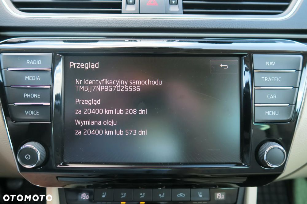 Skoda Superb 2.0 TDI L&K - 37