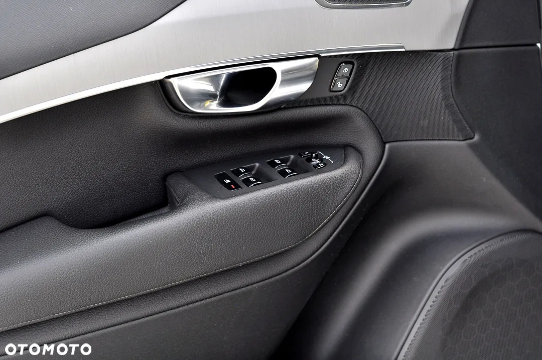 Volvo XC 90 T8 AWD Recharge Geartronic Inscription - 21