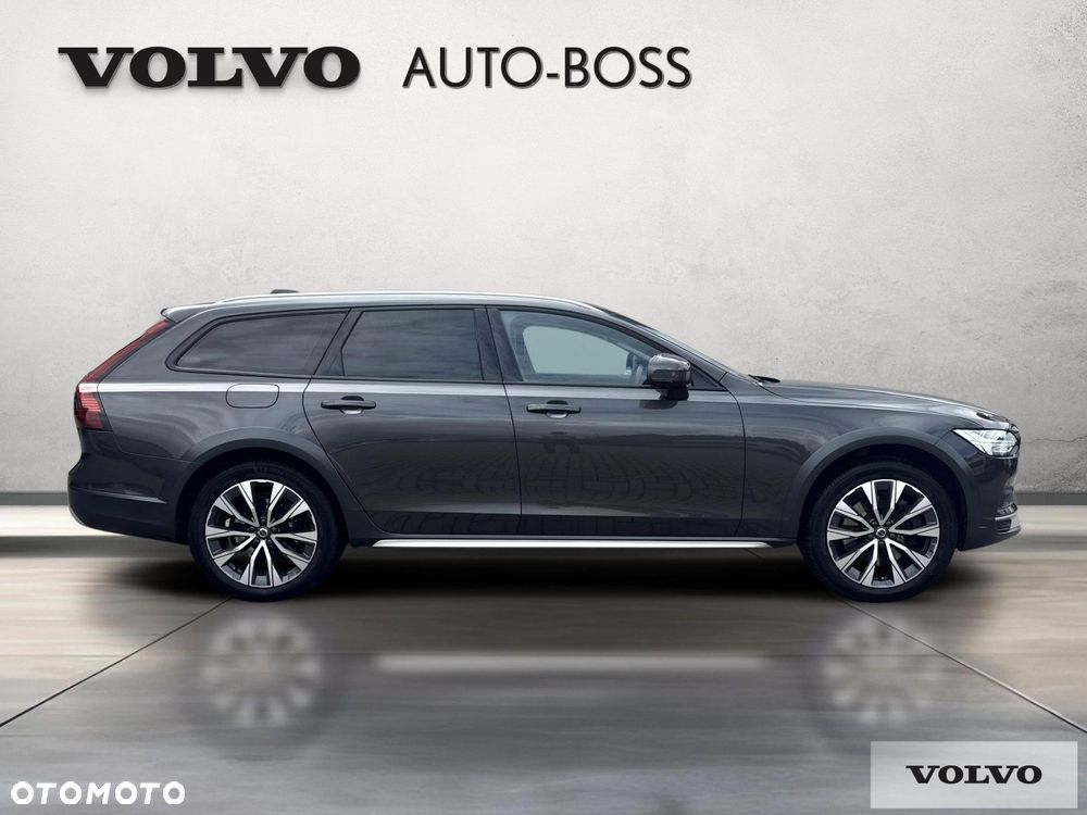 Volvo V90 Cross Country - 6