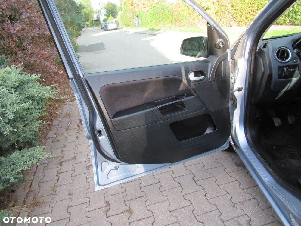 Ford Fusion 1.4 + - 12