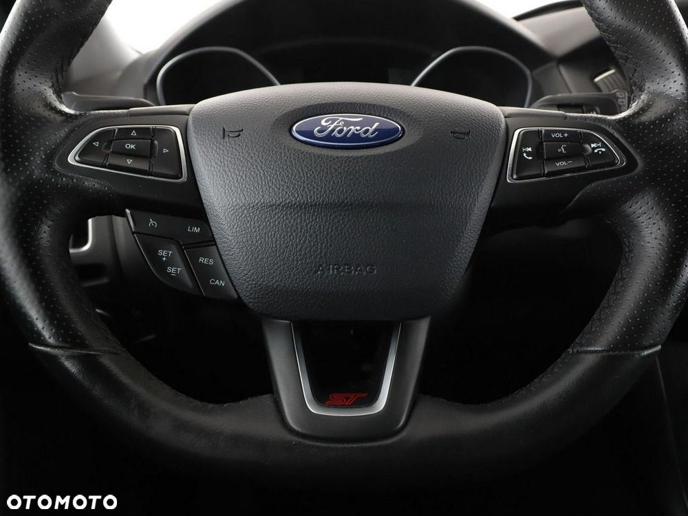 Ford Focus 2.0 EcoBoost ST - 22