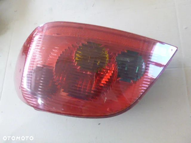 LAMPA PRAWY TYŁ PRAWA TYLNA PEUGEOT 307 HB 01-05 - 7