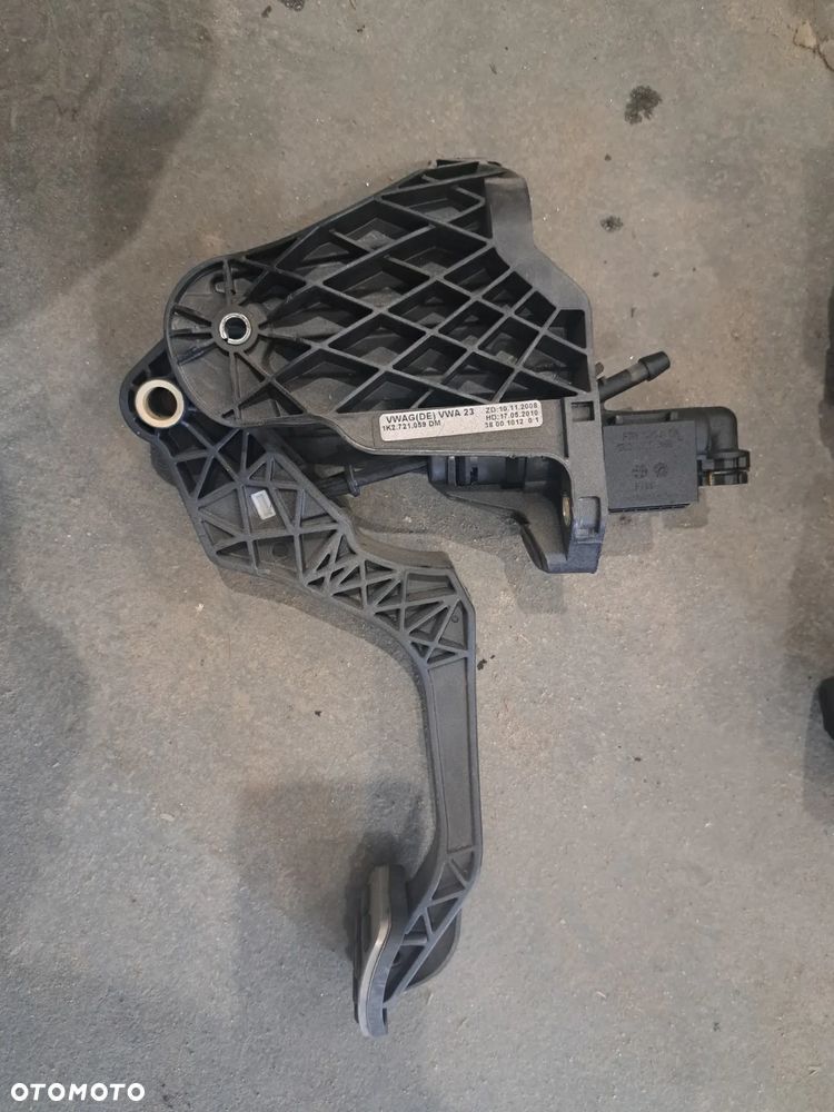 AUDI TT PEDAŁ SPRZĘGŁA 1K2721059DM