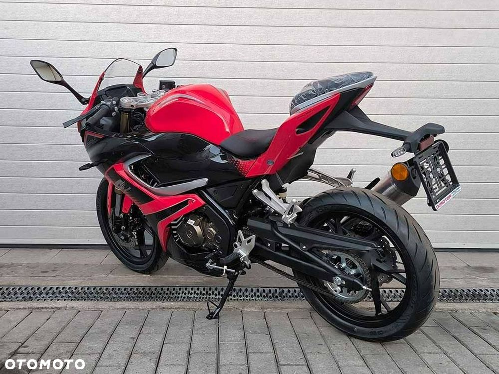 QJMOTOR SRK 125S - 13