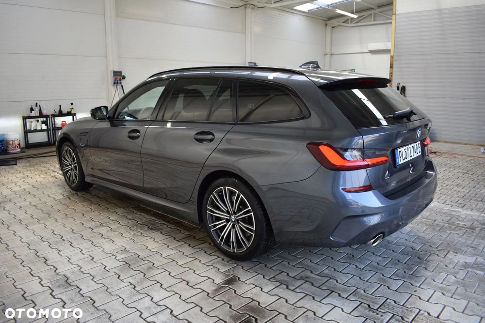 BMW Seria 3 330e M Sport - 13