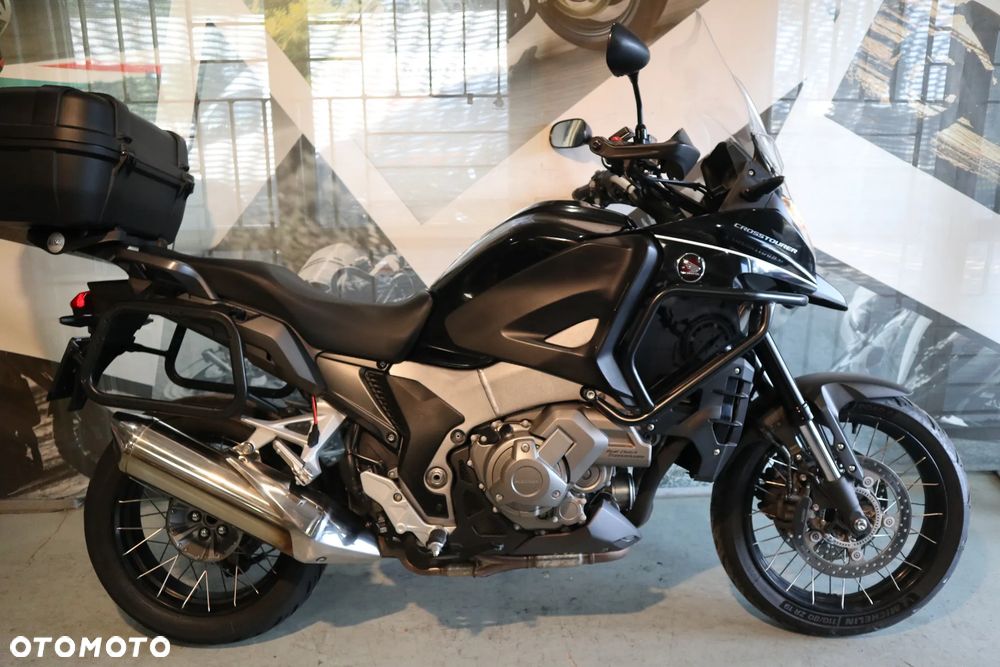 Honda VFR - 19