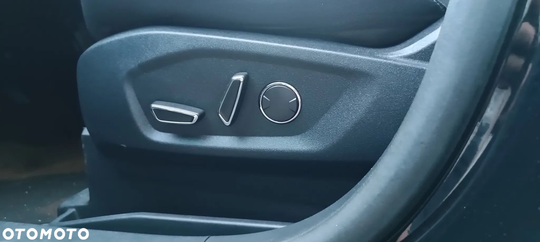 Ford S-Max - 11