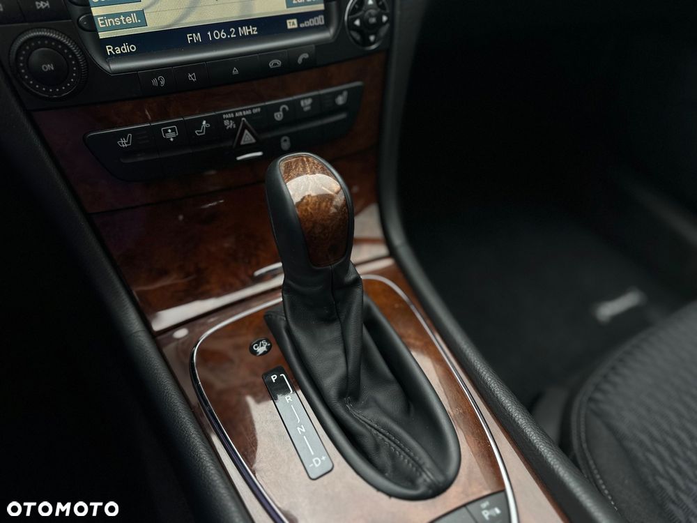 Mercedes-Benz Klasa E 350 4Matic Automatik Classic - 22